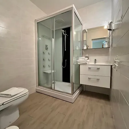 L'art Vin Otel Saint-Aigulin